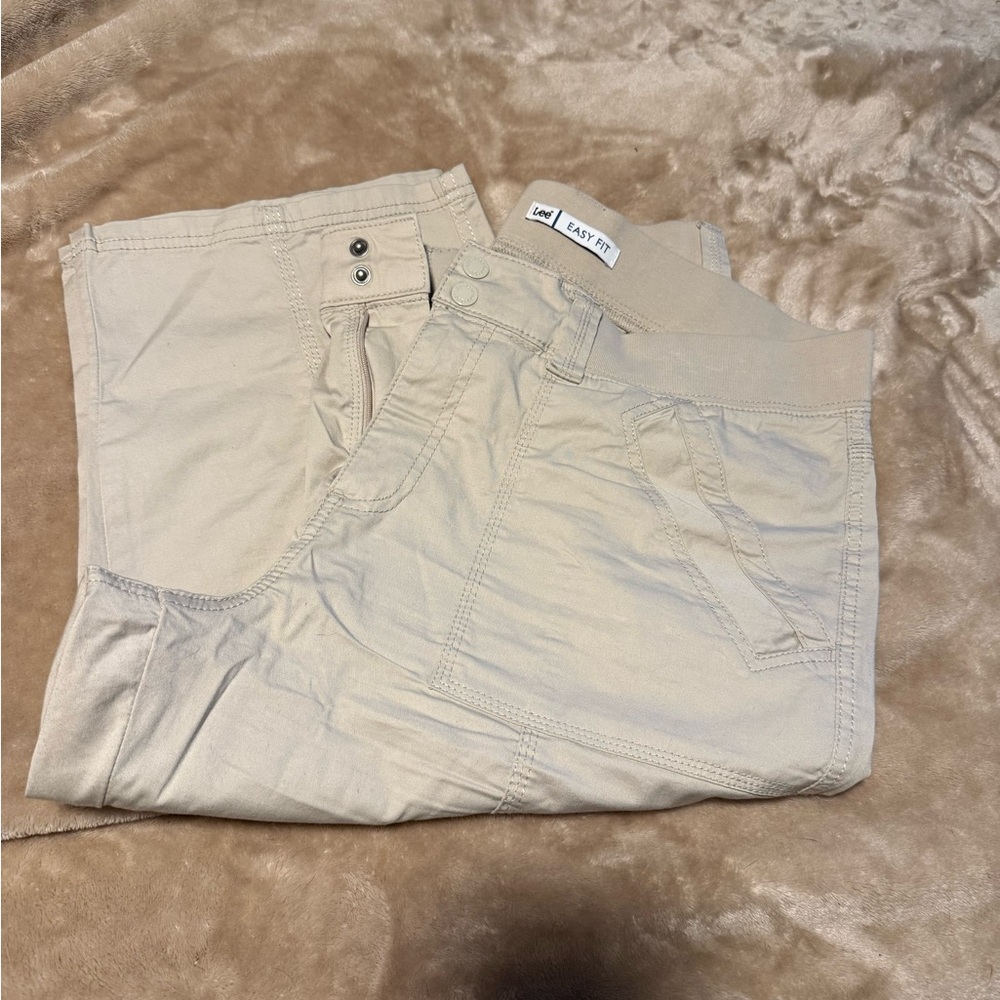 Lee Khaki Easy Fit Capris size 16